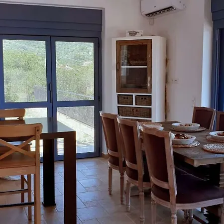 Sunny Villa